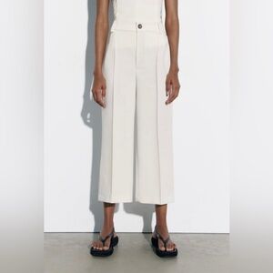 Zara Cream Cropped Pleated Dress Pant
Women's Medium NWOT
